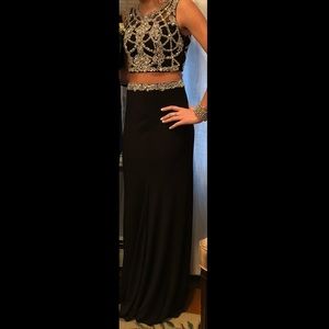 Black 2 piece prom dress